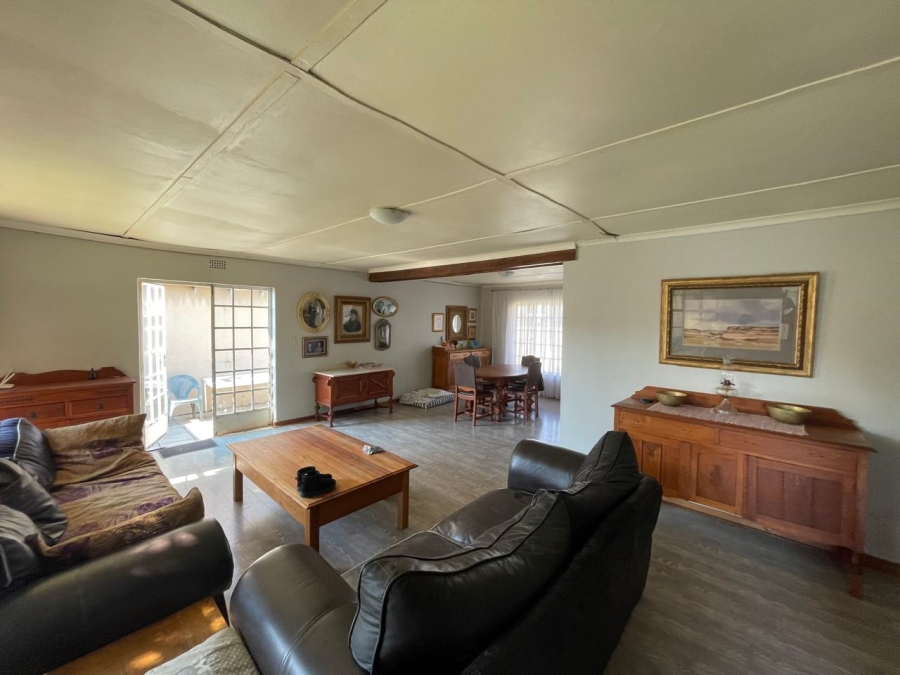 5 Bedroom Property for Sale in Riebeeckstad Free State